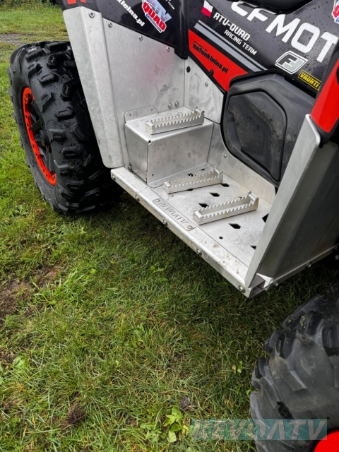 Podstopnice aluminiowe do CFMOTO GEN3 Podstopnice aluminiowe do CFMOTO GEN3