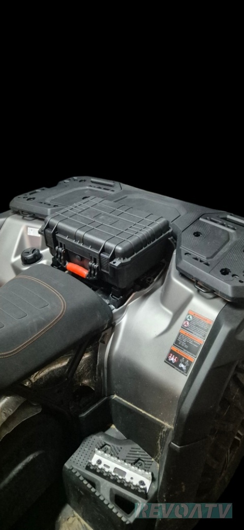 Wypinana skrzynka zamiast siedzenia pasażera CFMOTO GEN3/GOES TERROX 1000 (ZESTAW ZAWIERA UCHWYTY)