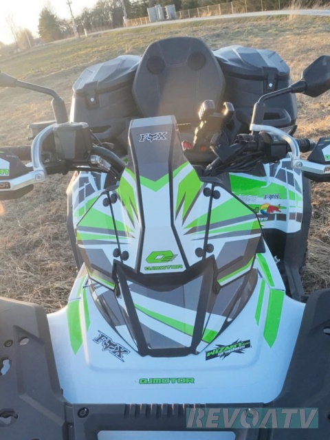 Boczny dolot zimnego powietrza do silnika i CVT QJMOTOR SFA