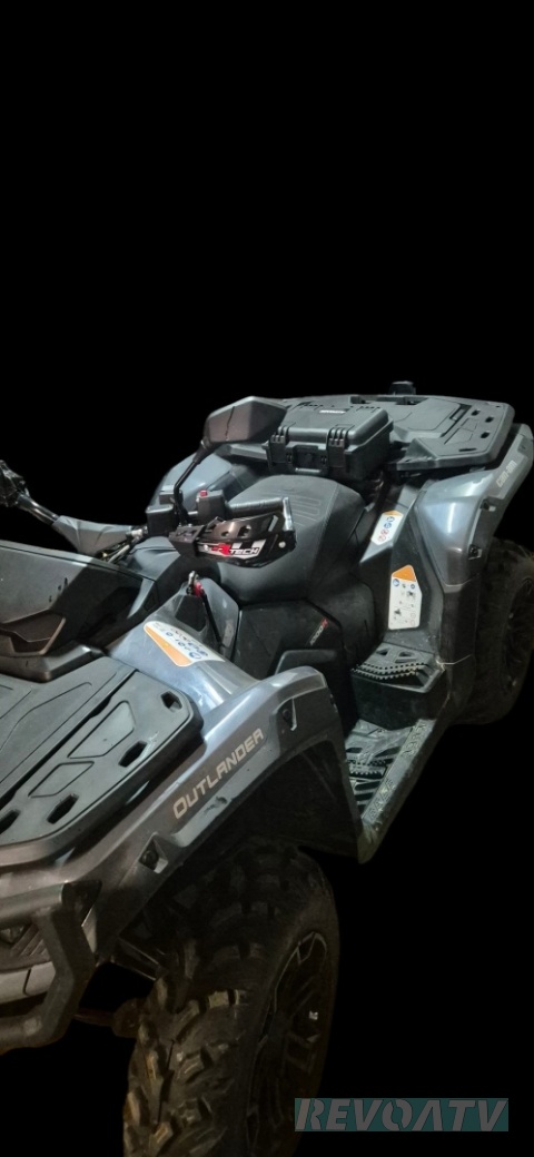 Uchwyty do montażu skrzynki zamiast siedzenia pasażera CAN-AM OUTLANDER MAX G3